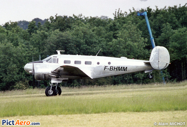 Beech C-45G Expeditor (Avstar)