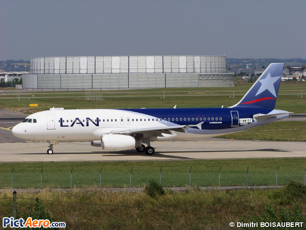 Airbus A320-233 (LAN Airlines)