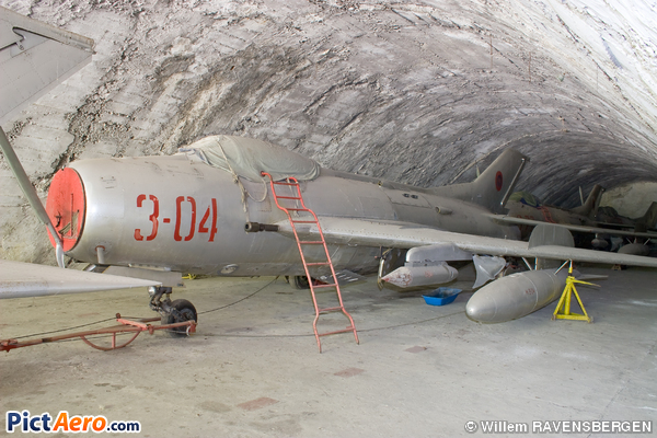 Mikoyan-Gurevich MiG-19S Farmer (Albania - Air Force)