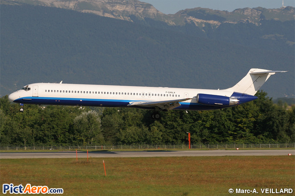 McDonnell Douglas MD-83 (DC-9-83) (Blue Line)