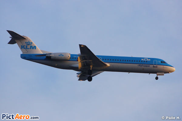 Fokker 100 (F-28-0100) (KLM Cityhopper)