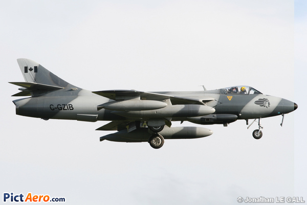 Hawker Hunter F58 (Northern Lights Aerobatic Team)