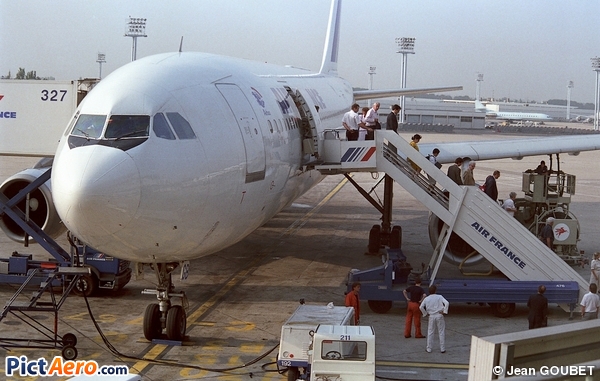 Airbus A300B2-101 (Air France)