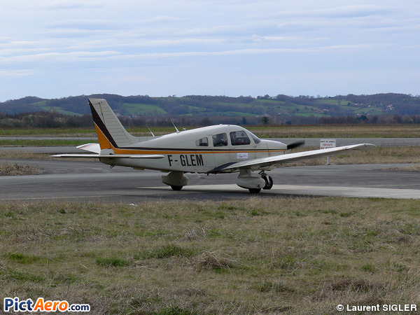 Piper PA-28-181 Archer II (Aéroclub National du Personnel des Industries Electrique et Gazière)