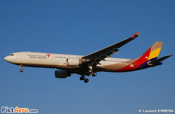 Airbus A330-223E (Asiana Airlines)