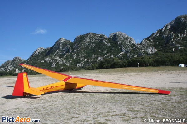 Schleicher Ka-8 B (Aéroclub de St Remy les Alpilles)