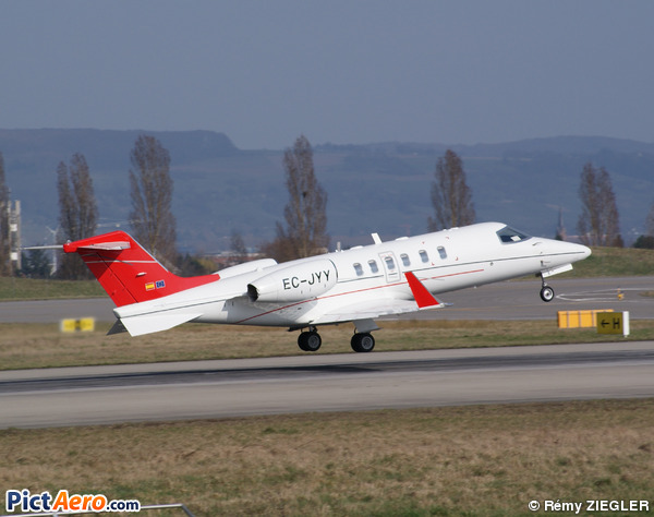 Learjet 40 (Soko Aviation)