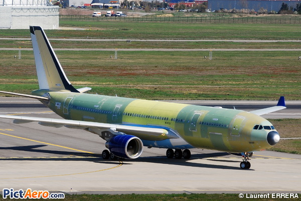 Airbus A330-223 (Air Comet)