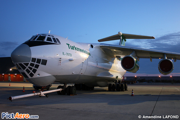 Ilyushin Il-76TD  (Turkmenistan Airlines)