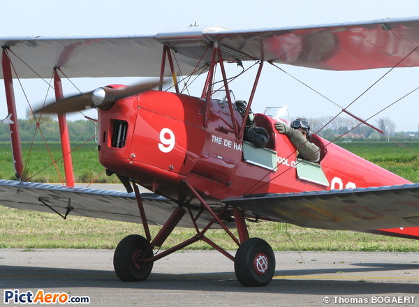 De Havilland DH-82A Tiger Moth (The De Havilland School of Flying)