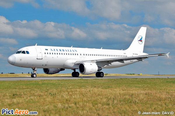 Airbus A320-211 (Azerbaijan Airlines)