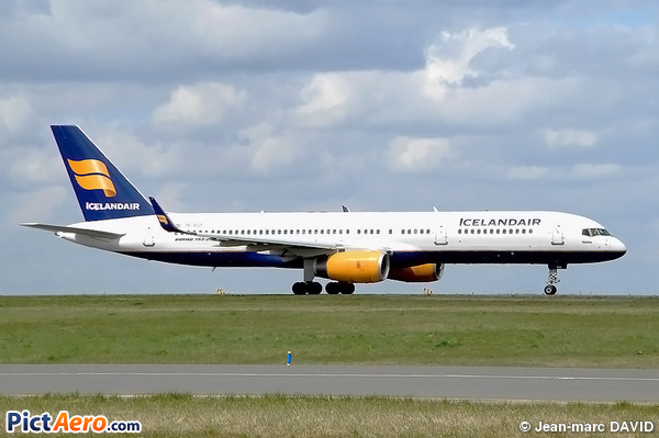 Boeing 757-208/WL (Icelandair)