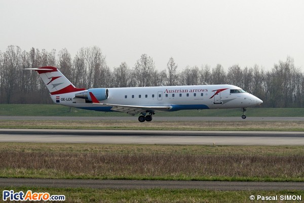 Bombardier CRJ-200LR (Austrian arrows)