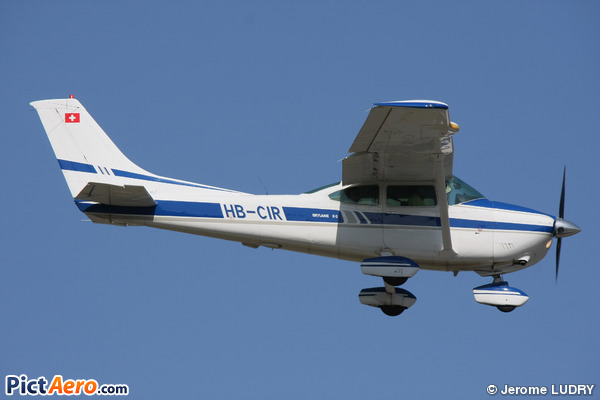 Cessna 182Q Skylane II (Motorfluggruppe Basel)