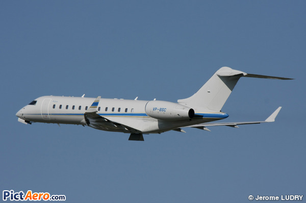 Bombardier BD-700-1A10 Global Express (Execujet Middle East)