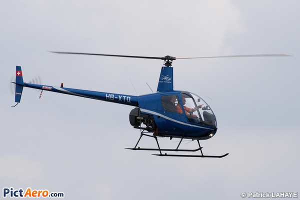 Robinson R-22 Beta (Airport Helicopter Basel AG)