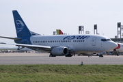 Boeing 737-528