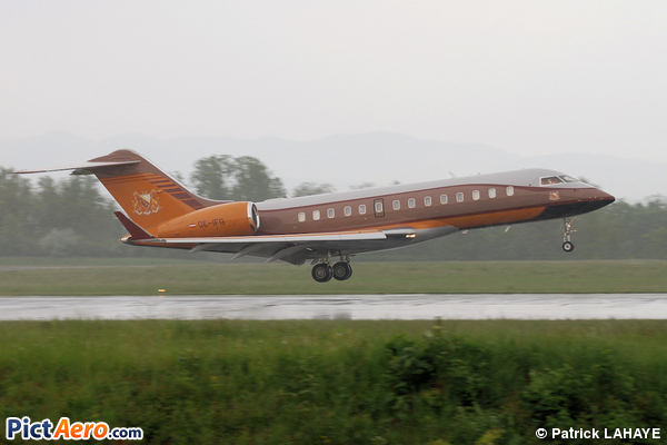 Bombardier BD-700-1A11 Global 5000 (Global Jet Austria)