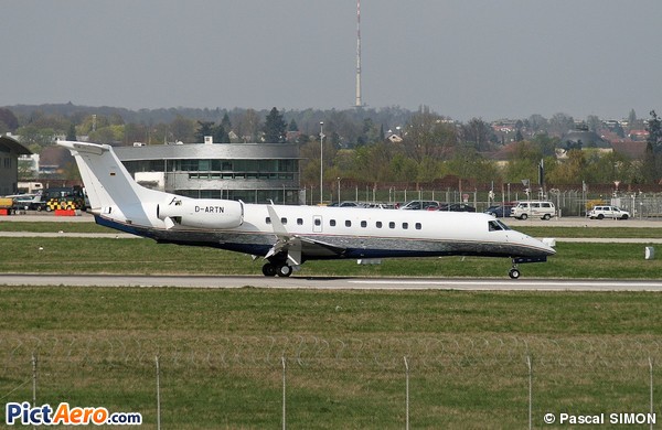 Embraer ERJ-135 BJ Legacy (DSC-Daimler Chrysler Aviation)