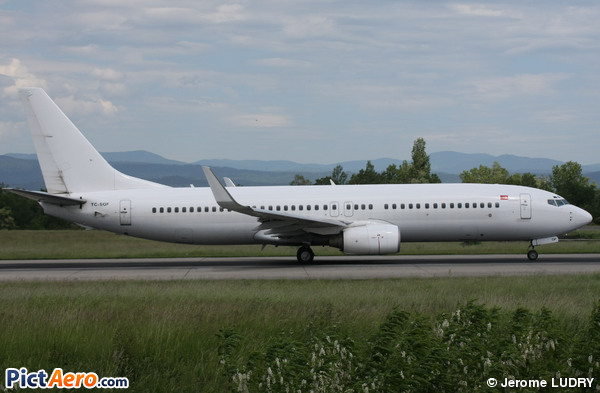 Boeing 737-83N/WL (Saga Airlines)