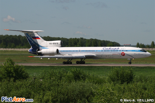 Tupolev Tu-154M (S7 - Siberia Airlines)