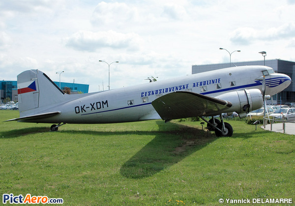 Douglas DC-3-229 (CSA Ceskoslovenske Aerolinie)