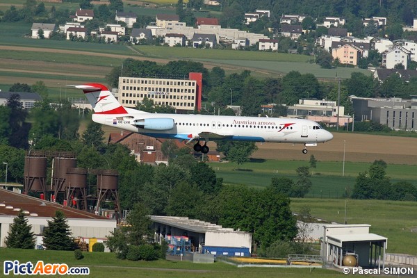 Fokker 100 (F-28-0100) (Austrian arrows)