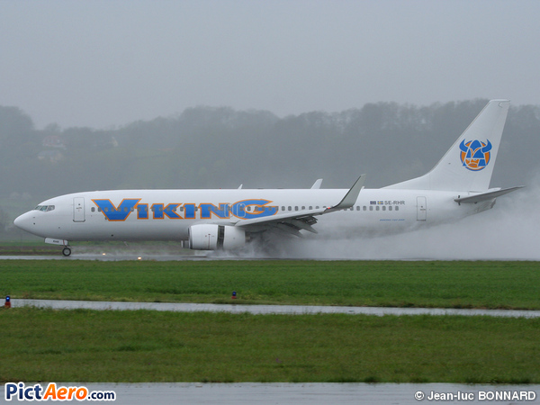 Boeing 737-8Q8 (Viking Airlines)