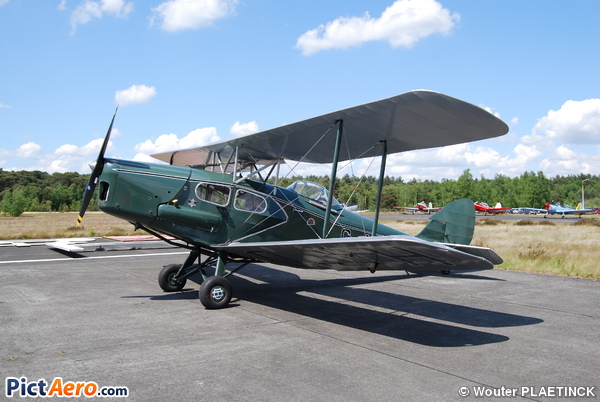 De Havilland DH-83C Fox Moth (Private / Privé)