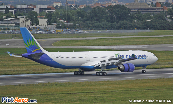 Airbus A330-301 (Air Caraïbes)