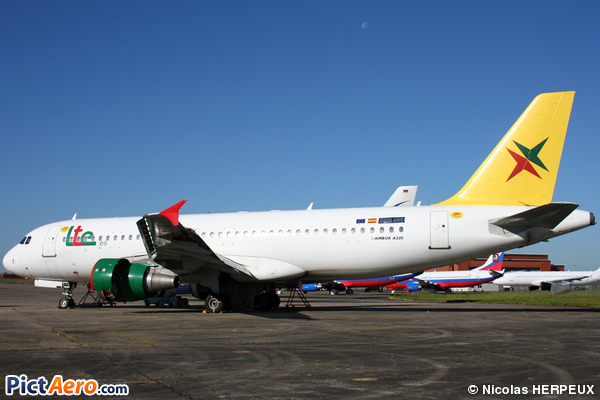 Airbus A320-212 (LTE International Airways)