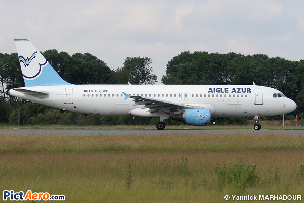 Airbus A320-211 (Aigle Azur)
