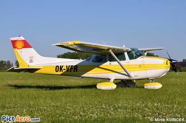 Cessna 172N Skyhawk (Letov Air Flight Services)