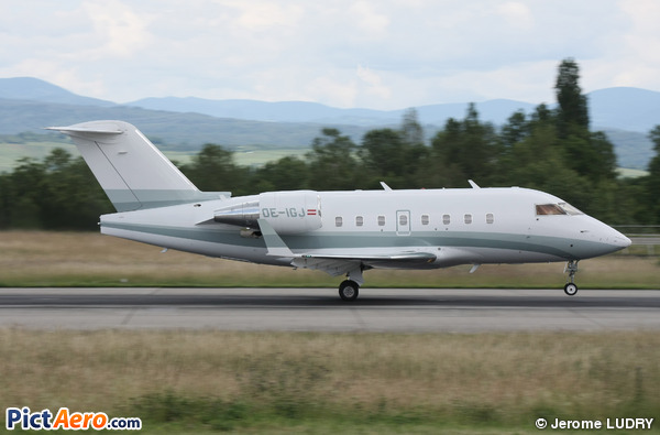 Canadair CL-600-2B16 Challenger 604 (Global Jet Austria)