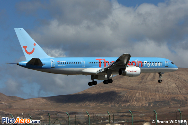 Boeing 757-204 (Thomsonfly)