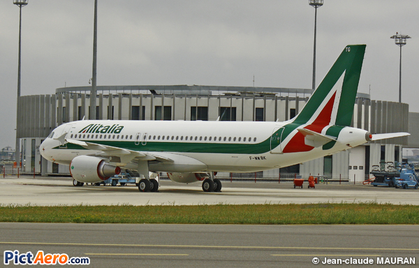 Airbus A320-216/WL (Alitalia)