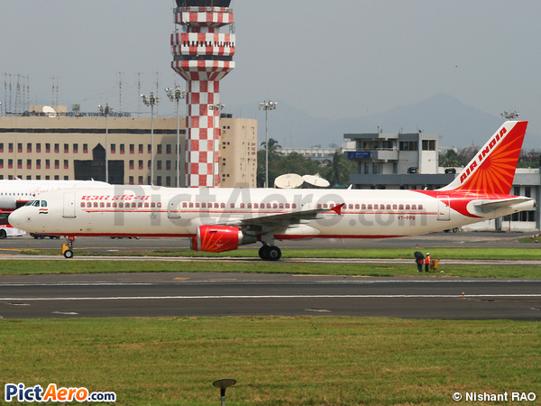 Airbus A321-211 (Air India)