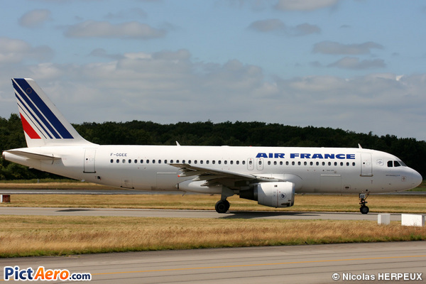 Airbus A320-111 (Air France)