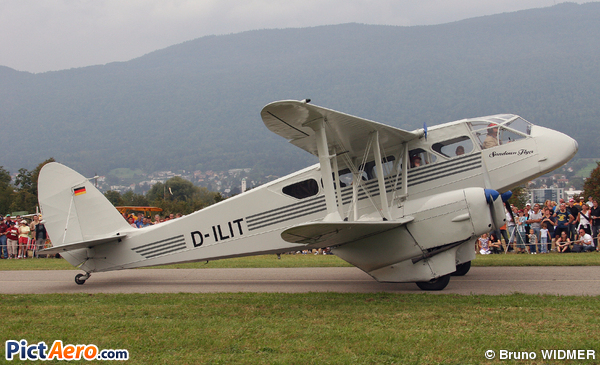 De Havilland DH-89 Dragon Rapid (Private / Privé)