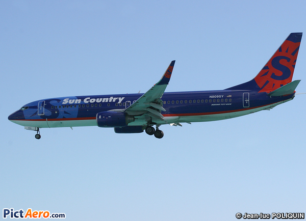 Boeing 737-8Q8 (Sun Country Airlines)