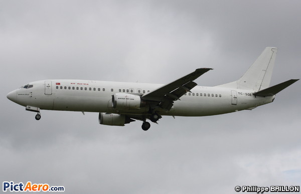 Boeing 737-48E (Saga Airlines)