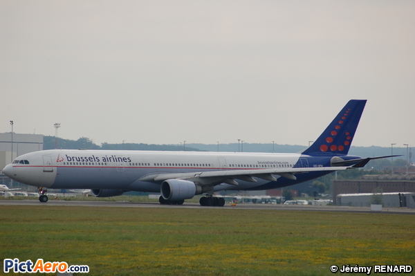 Airbus A330-301 (Brussels Airlines)