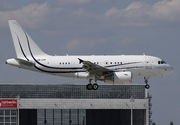 Airbus A318-122 Elite (A6-AAM)