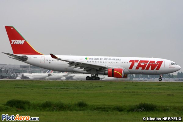 Airbus A330-203 (TAM Linhas Aéreas)