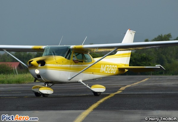 Cessna 172L Skyhawk (Private / Privé)