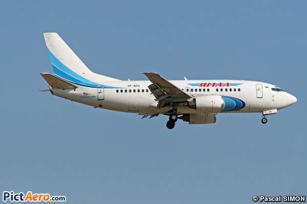 Boeing 737-528 (Yamal Airlines)