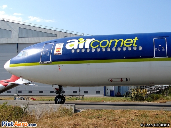 Airbus A340-311 (Air Comet)