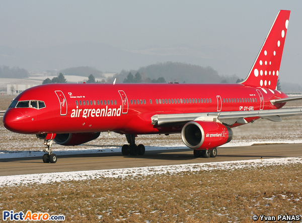 Boeing 757-236 (Air Greenland)