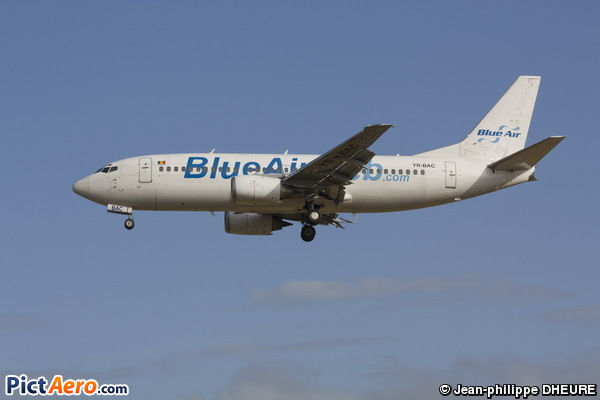 Boeing 737-377 (Blue Air)