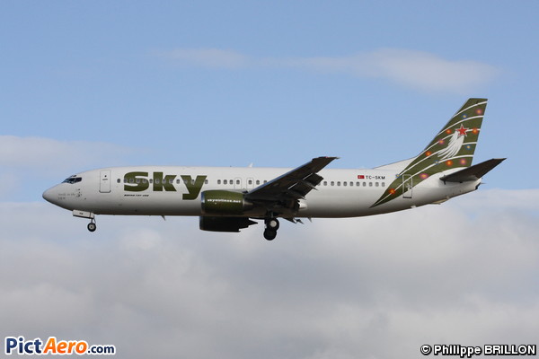 Boeing 737-49R (Sky Airlines)